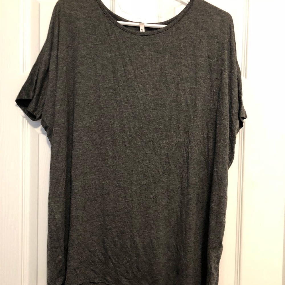 💥SOLD💥Oversized gray shirt
